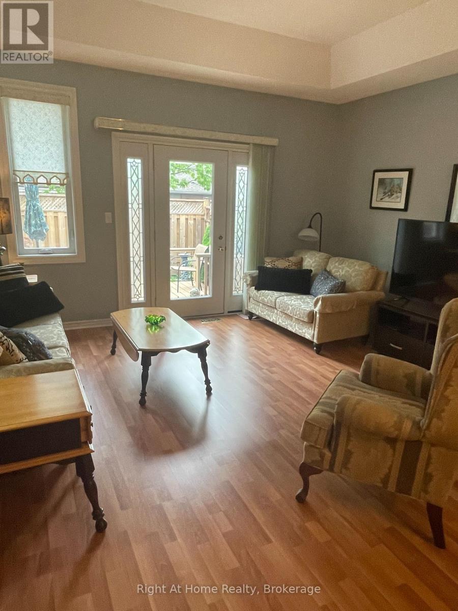 












84 GREENTRAIL DRIVE W

,
Hamilton (Mount Hope),




Ontario
L0R1W0

