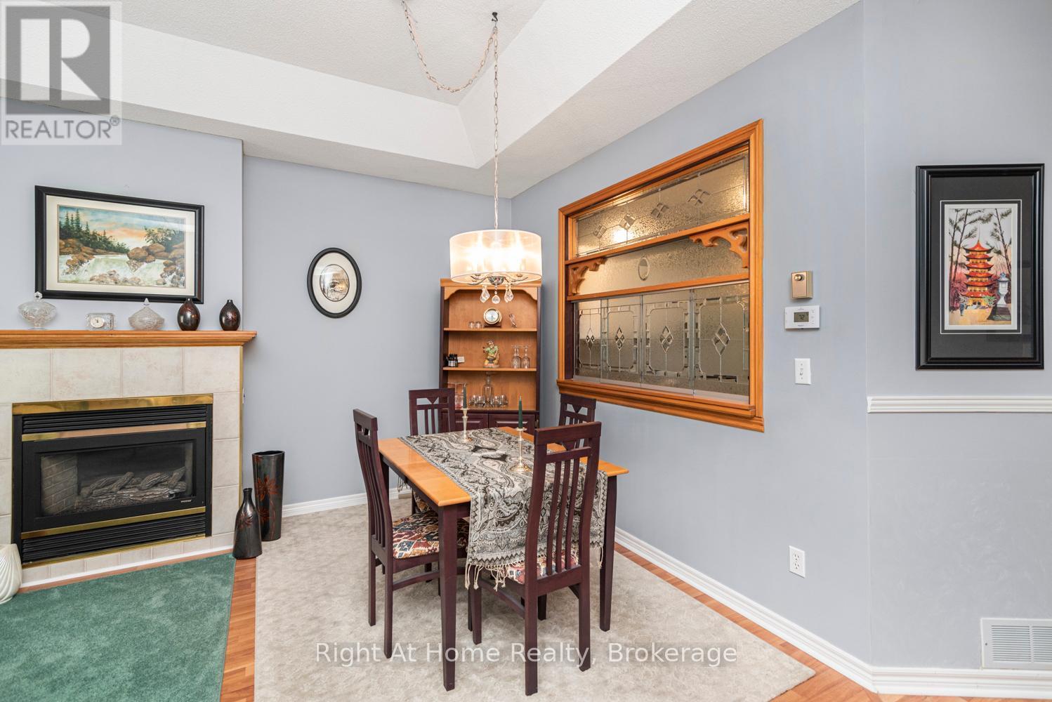 












84 GREENTRAIL DRIVE W

,
Hamilton (Mount Hope),




Ontario
L0R1W0

