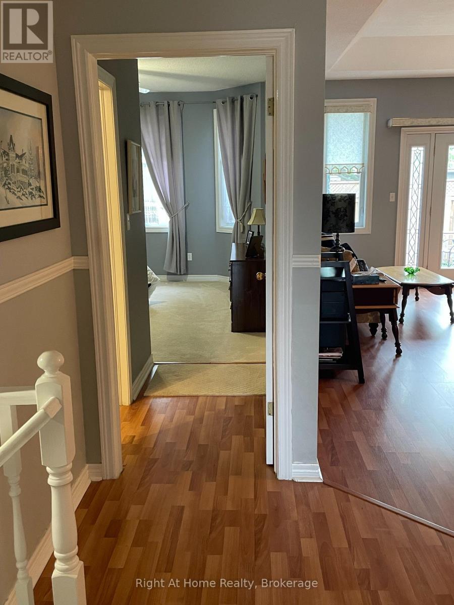 












84 GREENTRAIL DRIVE W

,
Hamilton (Mount Hope),




Ontario
L0R1W0

