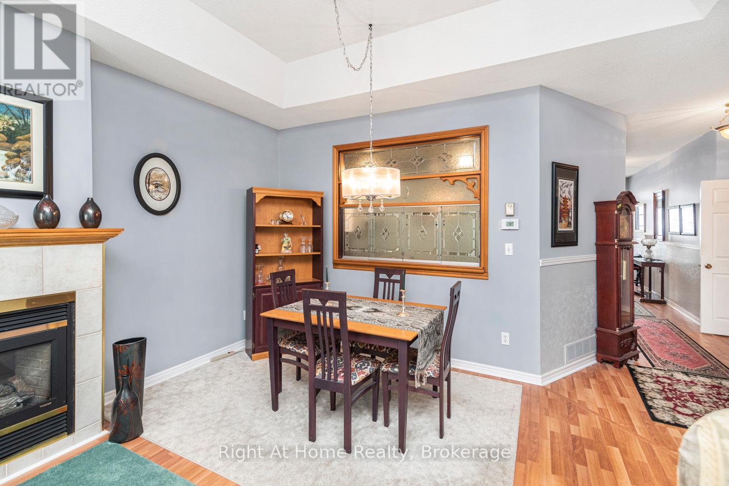 












84 GREENTRAIL DRIVE W

,
Hamilton (Mount Hope),




Ontario
L0R1W0

