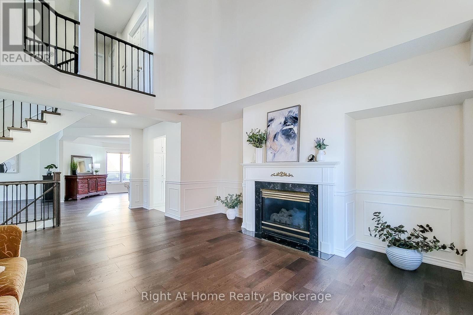 












85 MEADOWLANDS BOULEVARD

,
Hamilton (Meadowlands),




Ontario
L9K1H8


