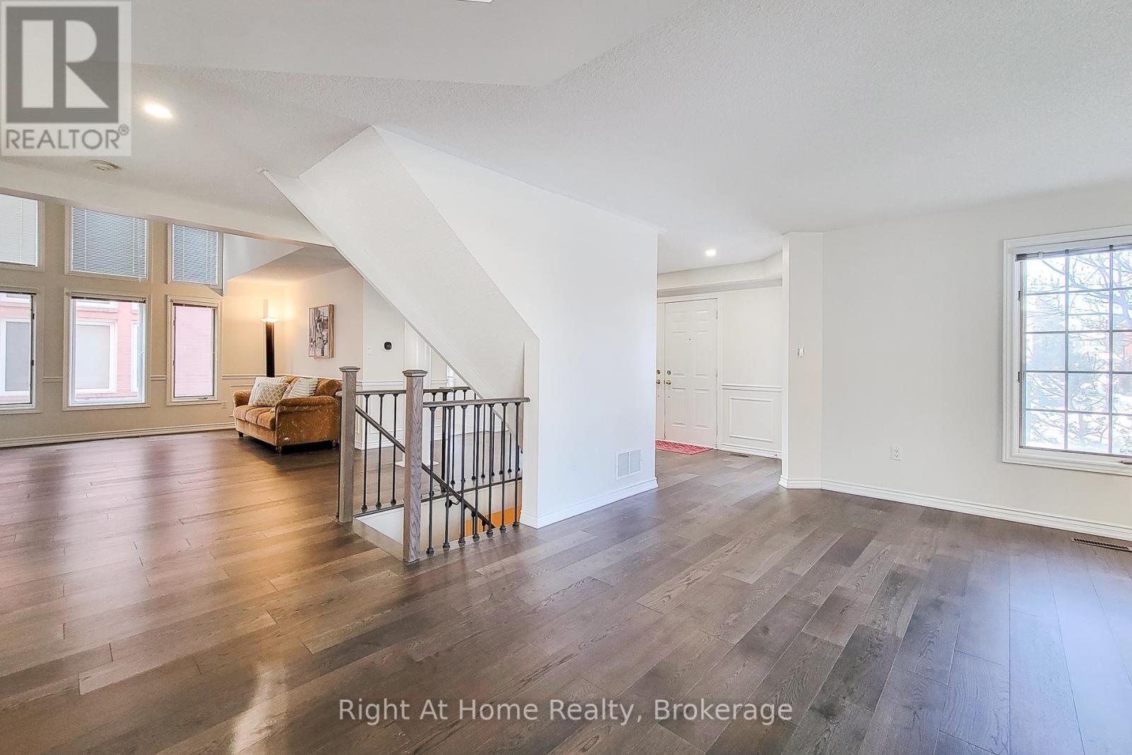 












85 MEADOWLANDS BOULEVARD

,
Hamilton (Meadowlands),




Ontario
L9K1H8

