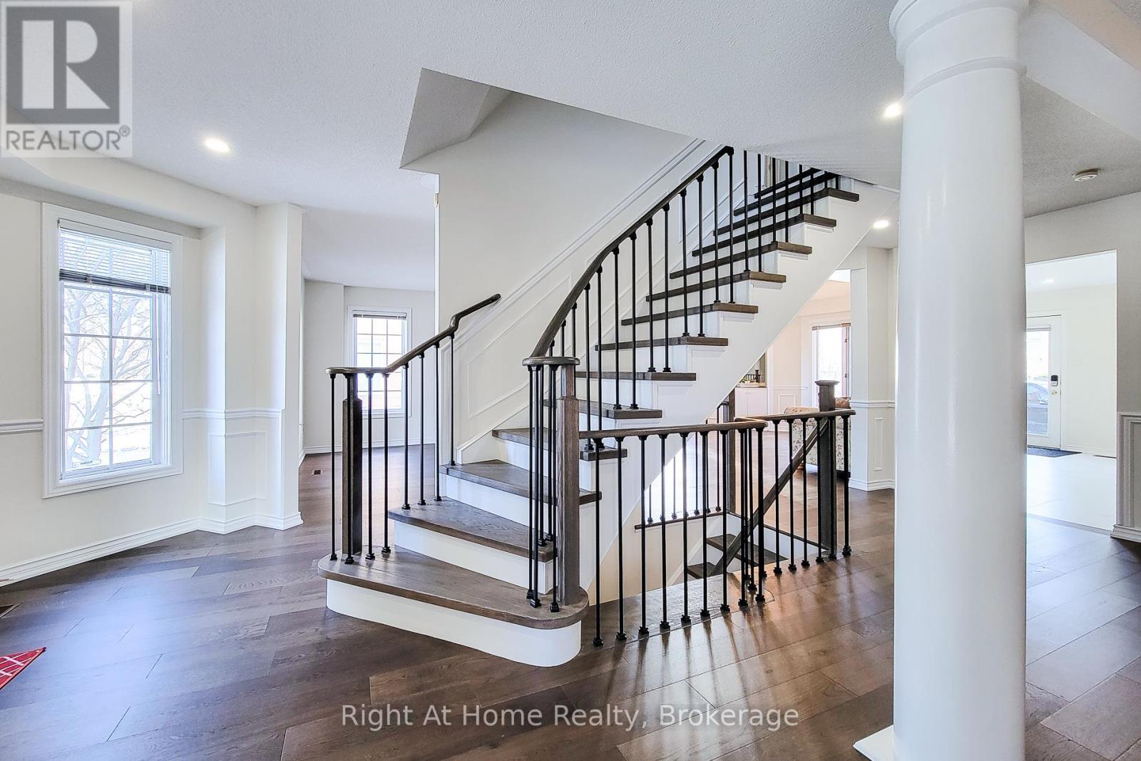 












85 MEADOWLANDS BOULEVARD

,
Hamilton (Meadowlands),




Ontario
L9K1H8

