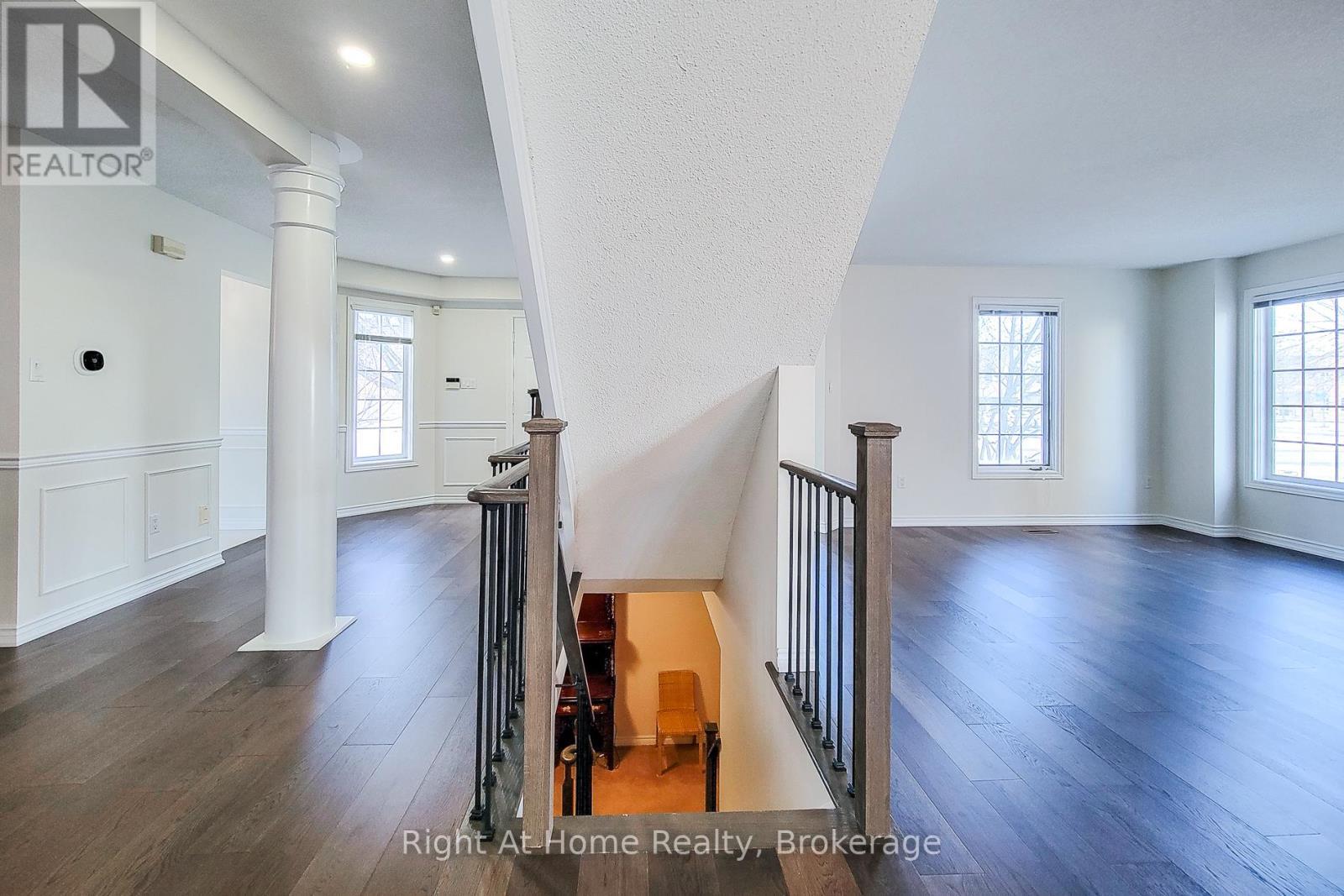 












85 MEADOWLANDS BOULEVARD

,
Hamilton (Meadowlands),




Ontario
L9K1H8

