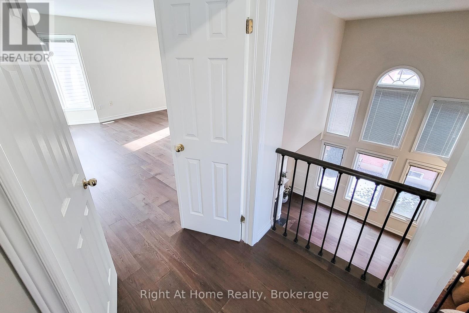 












85 MEADOWLANDS BOULEVARD

,
Hamilton (Meadowlands),




Ontario
L9K1H8

