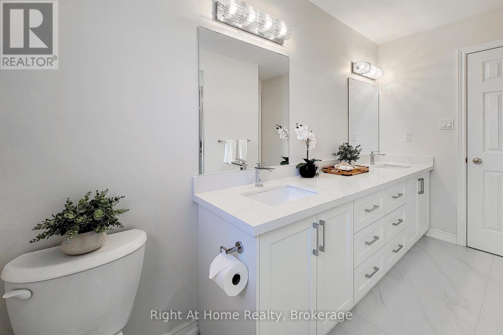 












85 MEADOWLANDS BOULEVARD

,
Hamilton (Meadowlands),




Ontario
L9K1H8

