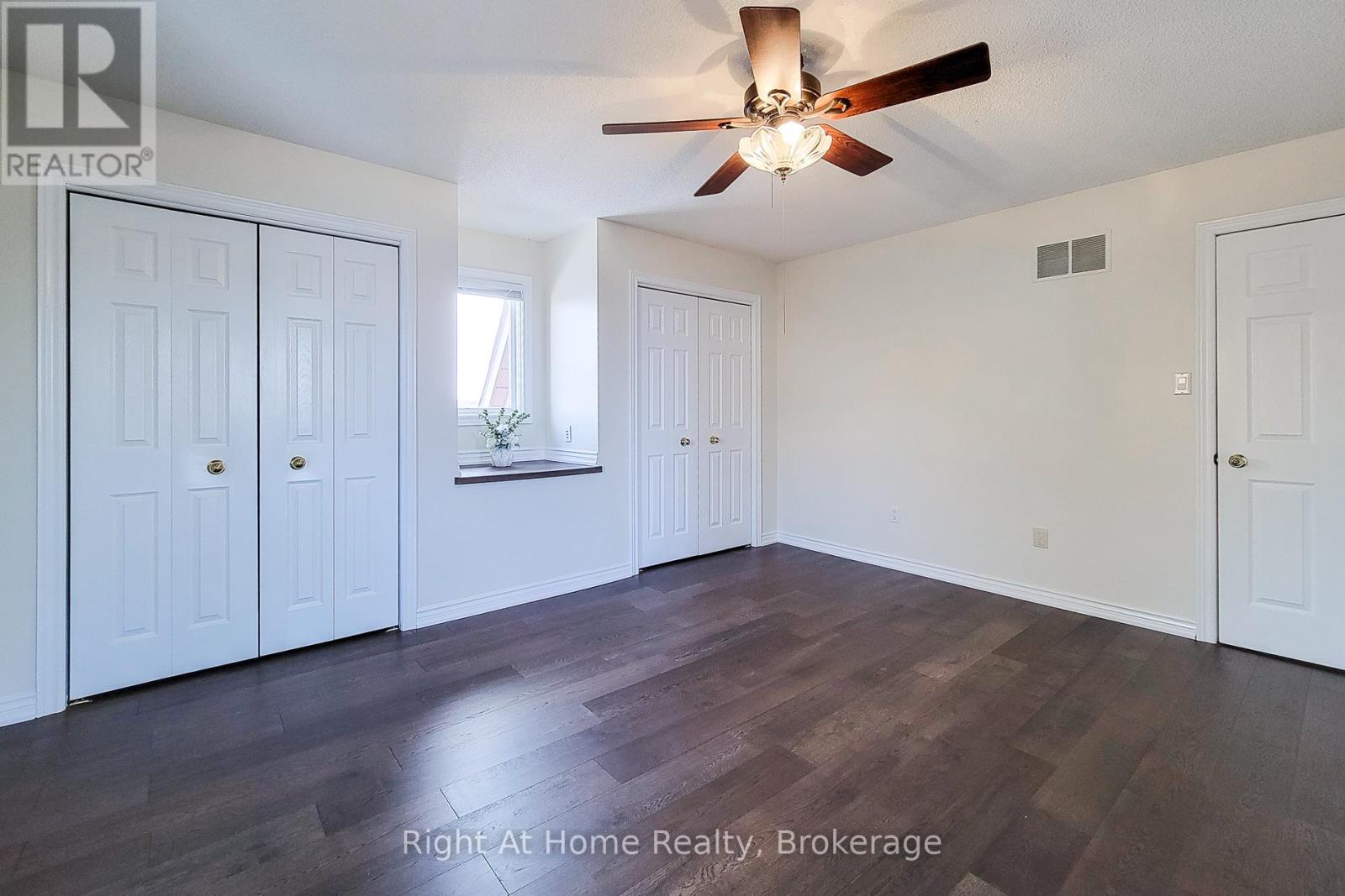 












85 MEADOWLANDS BOULEVARD

,
Hamilton (Meadowlands),




Ontario
L9K1H8

