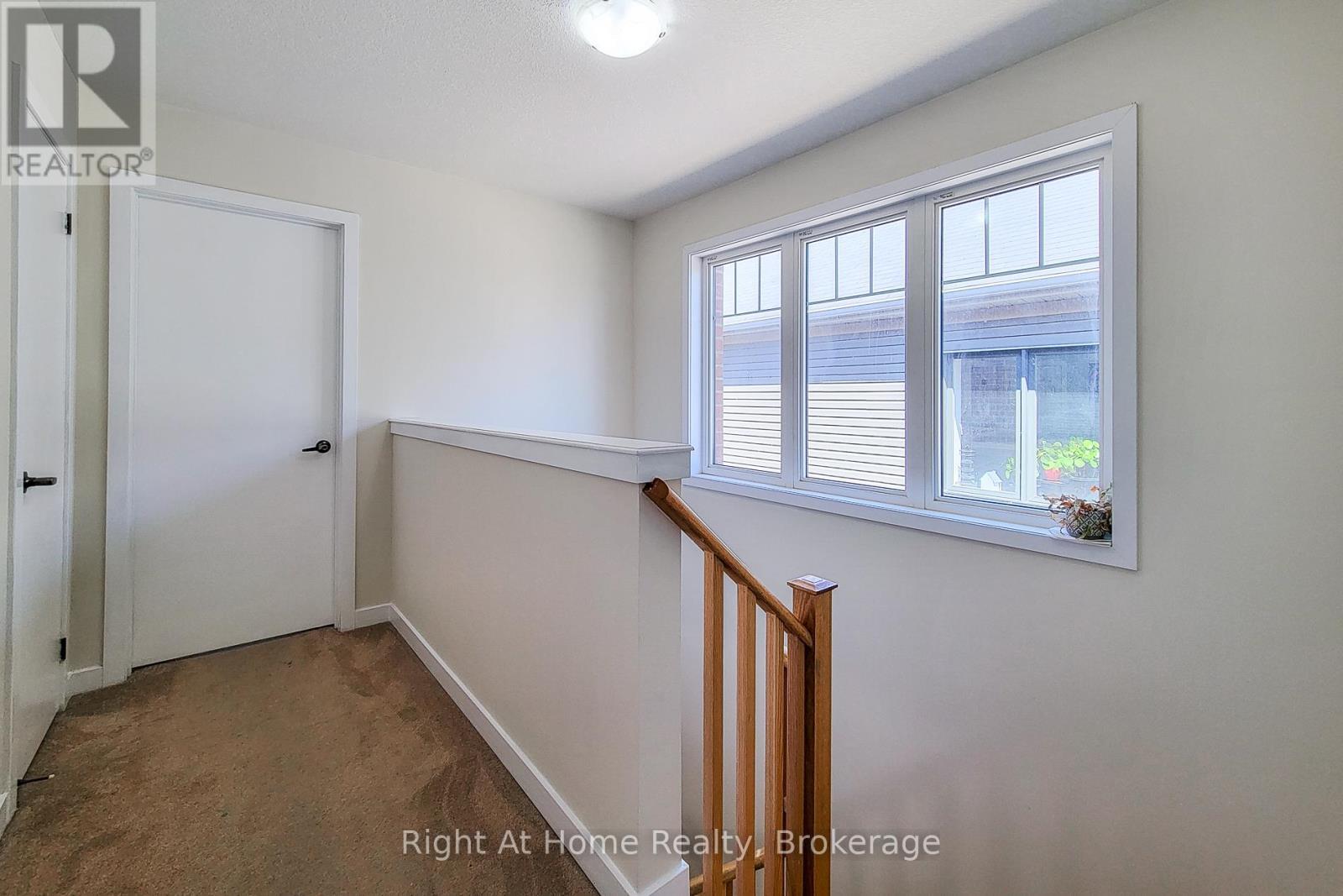 












11 SHERWAY STREET

,
Hamilton (Stoney Creek Mountain),




Ontario
L8J0J4

