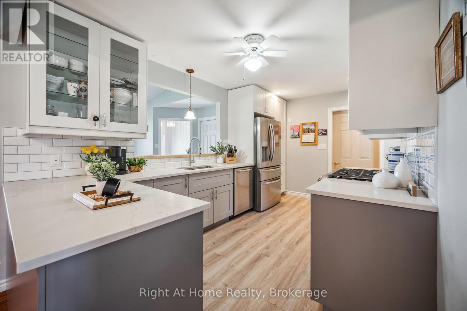 












664 MAPLE STREET

,
Huron East (Brussels),




Ontario
N0G1H0

