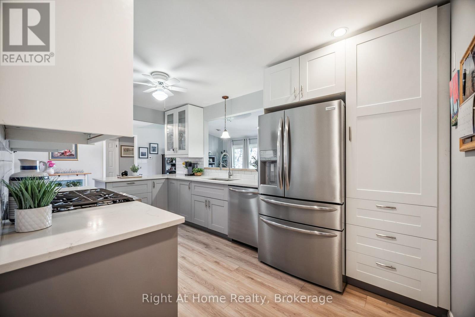 












664 MAPLE STREET

,
Huron East (Brussels),




Ontario
N0G1H0

