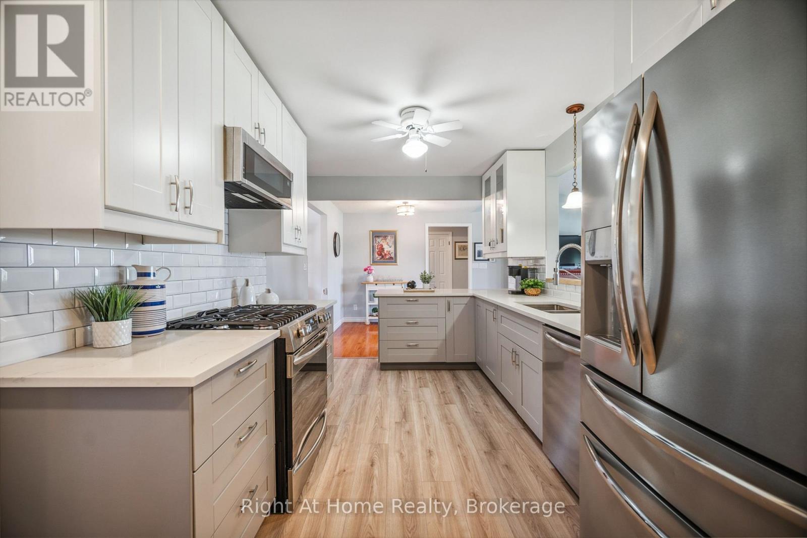 












664 MAPLE STREET

,
Huron East (Brussels),




Ontario
N0G1H0

