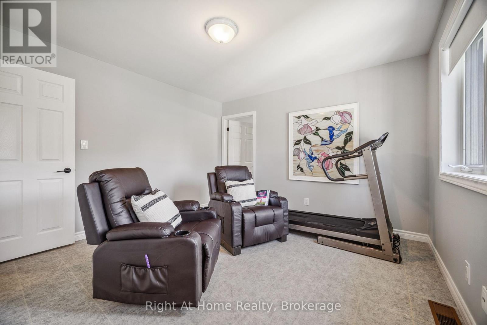 












664 MAPLE STREET

,
Huron East (Brussels),




Ontario
N0G1H0

