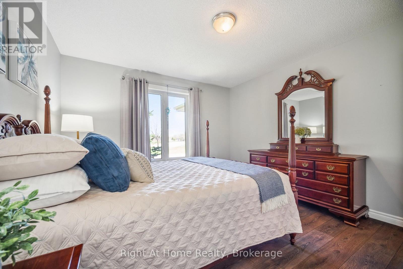 












664 MAPLE STREET

,
Huron East (Brussels),




Ontario
N0G1H0

