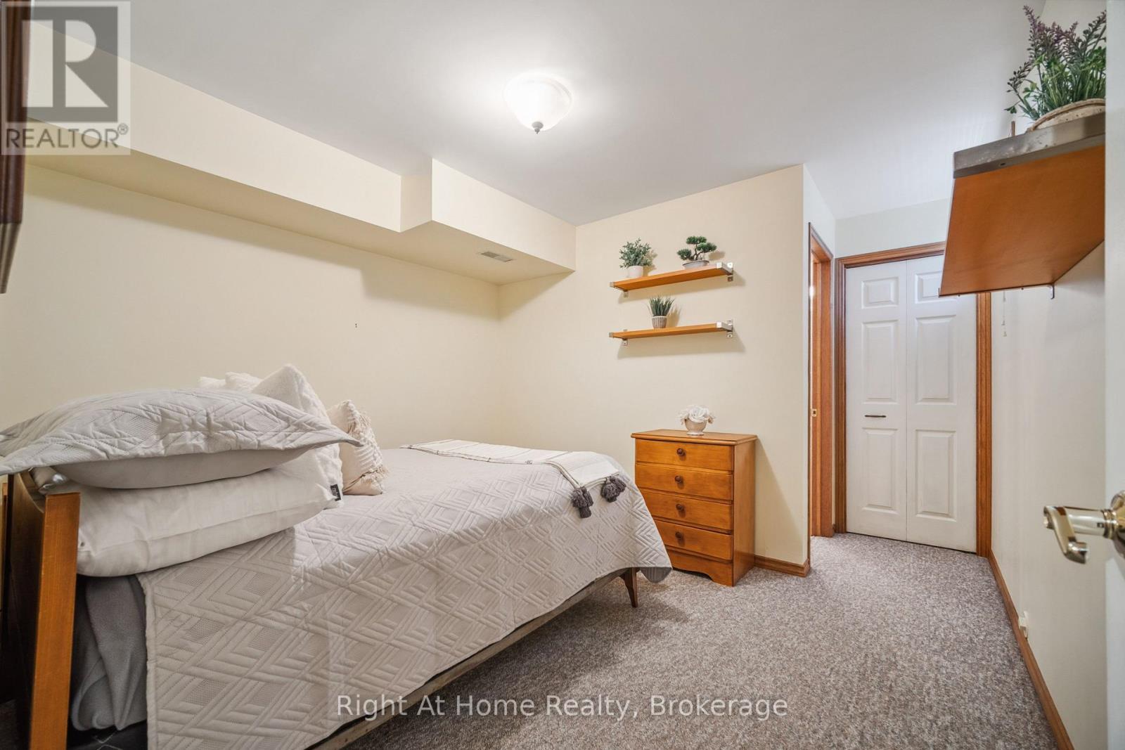 












664 MAPLE STREET

,
Huron East (Brussels),




Ontario
N0G1H0

