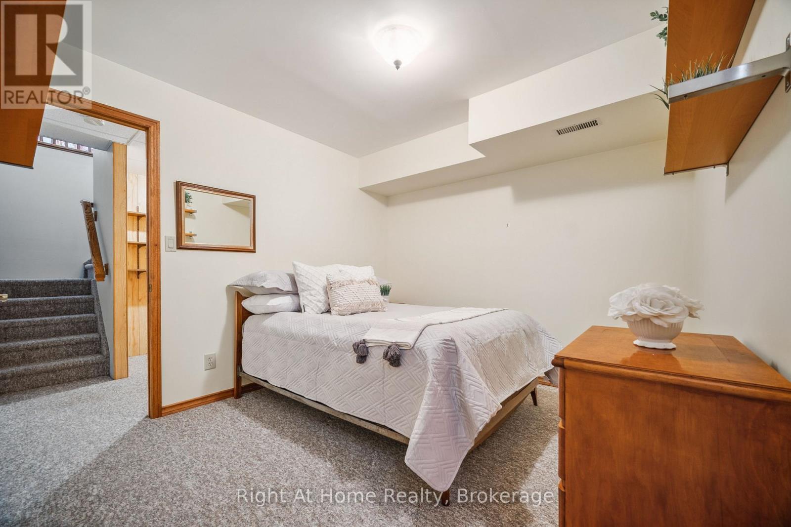 












664 MAPLE STREET

,
Huron East (Brussels),




Ontario
N0G1H0

