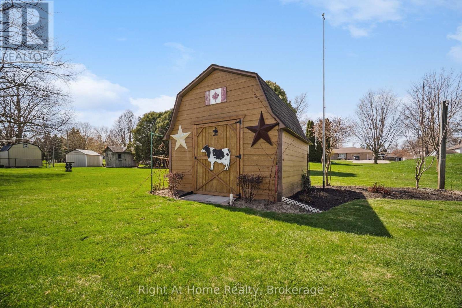 












664 MAPLE STREET

,
Huron East (Brussels),




Ontario
N0G1H0

