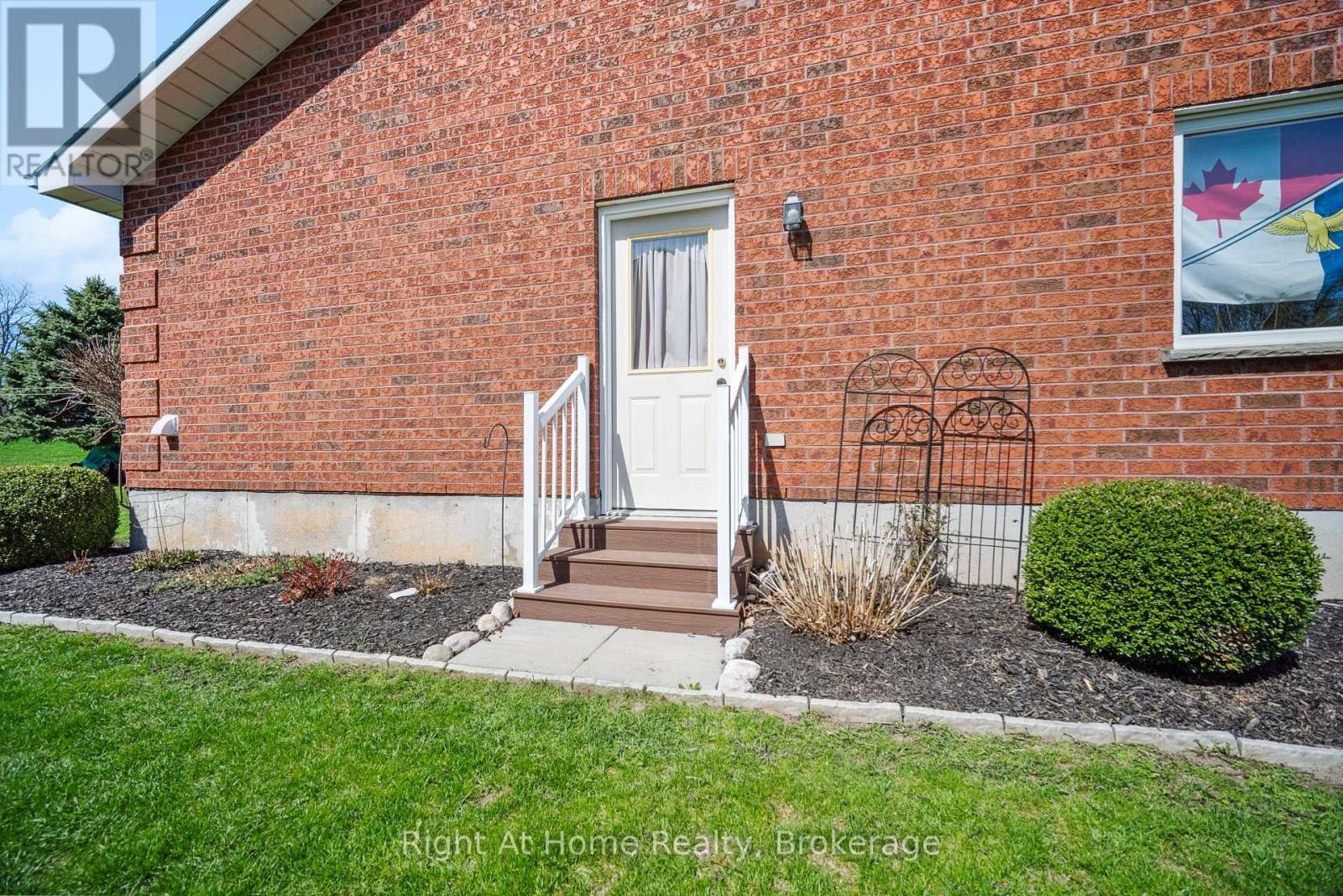 












664 MAPLE STREET

,
Huron East (Brussels),




Ontario
N0G1H0

