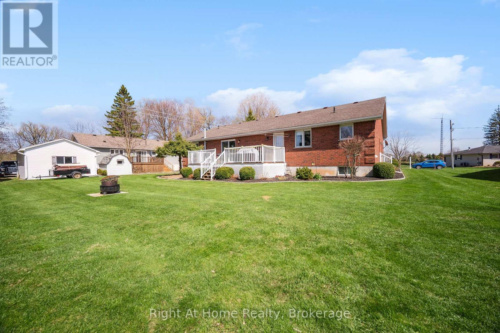 












664 MAPLE STREET

,
Huron East (Brussels),




Ontario
N0G1H0

