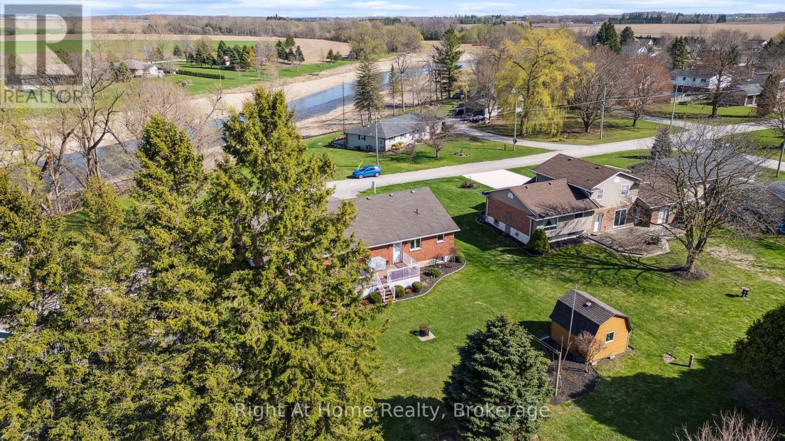 












664 MAPLE STREET

,
Huron East (Brussels),




Ontario
N0G1H0

