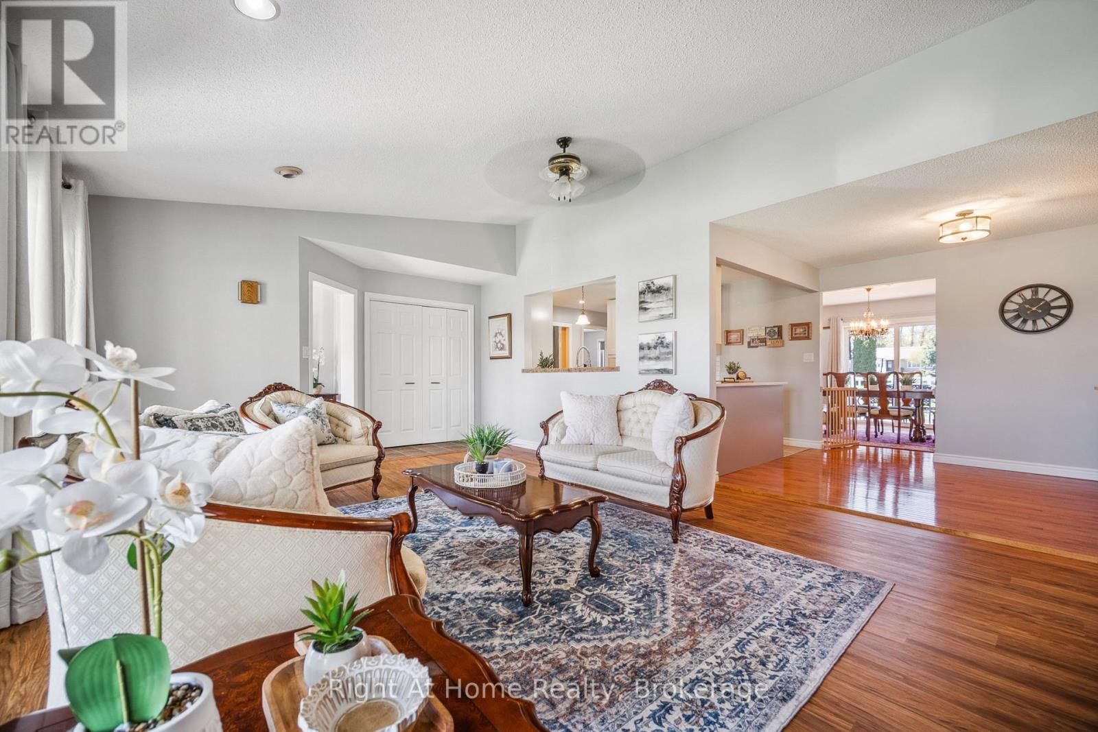 












664 MAPLE STREET

,
Huron East (Brussels),




Ontario
N0G1H0

