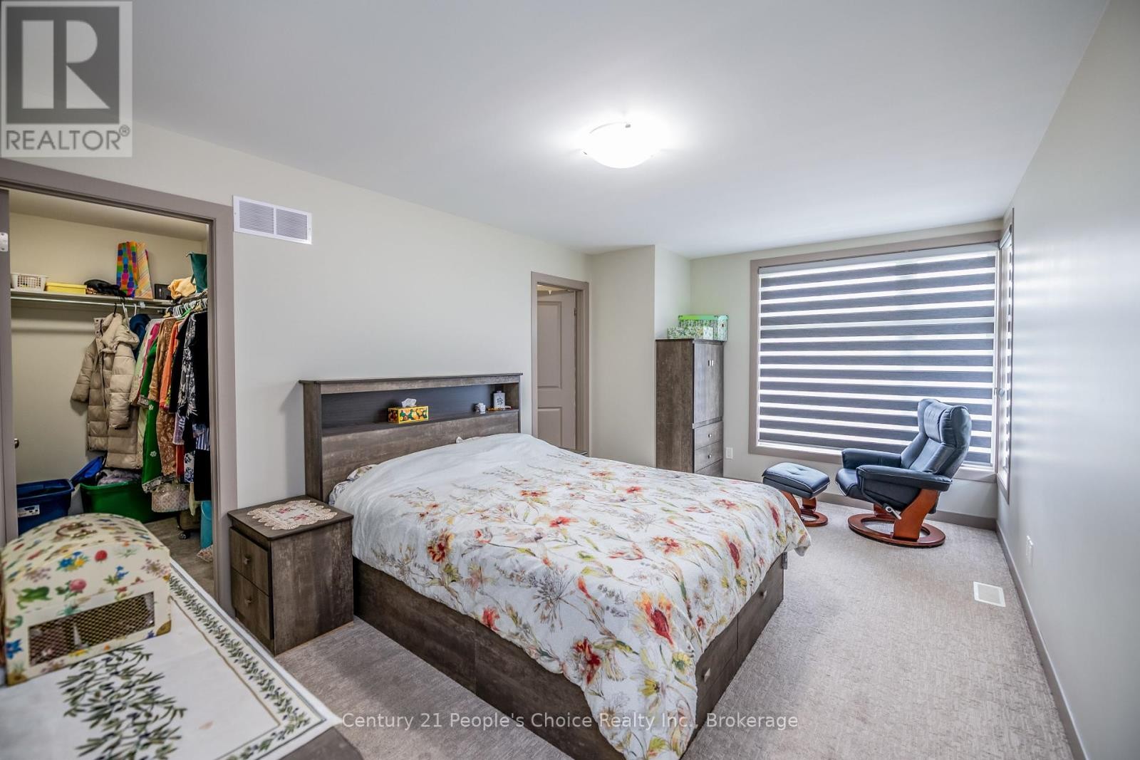 












54 ST GEORGE STREET

,
Welland (Broadway),




Ontario
L3C5N2

