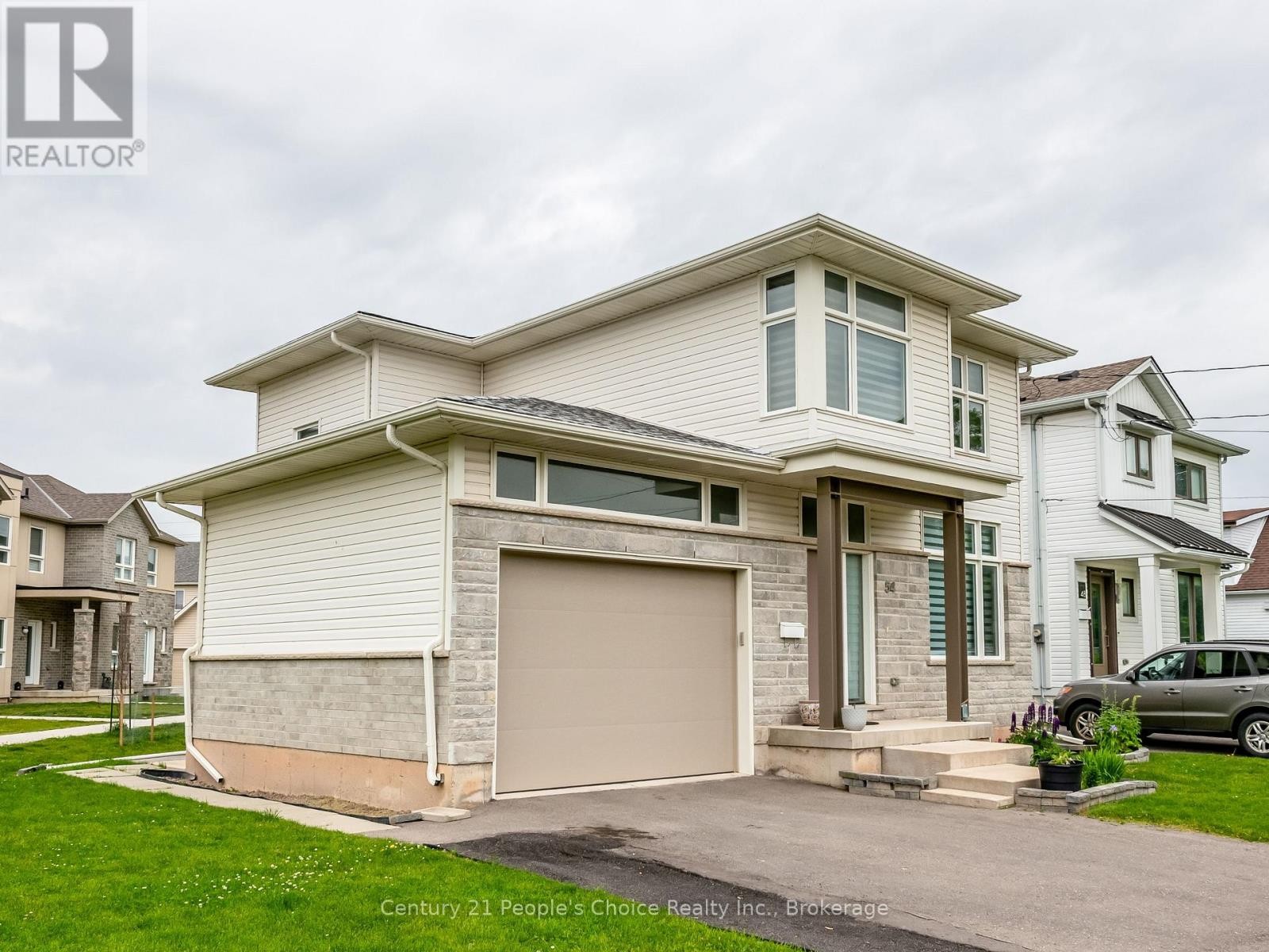 












54 ST GEORGE STREET

,
Welland (Broadway),




Ontario
L3C5N2

