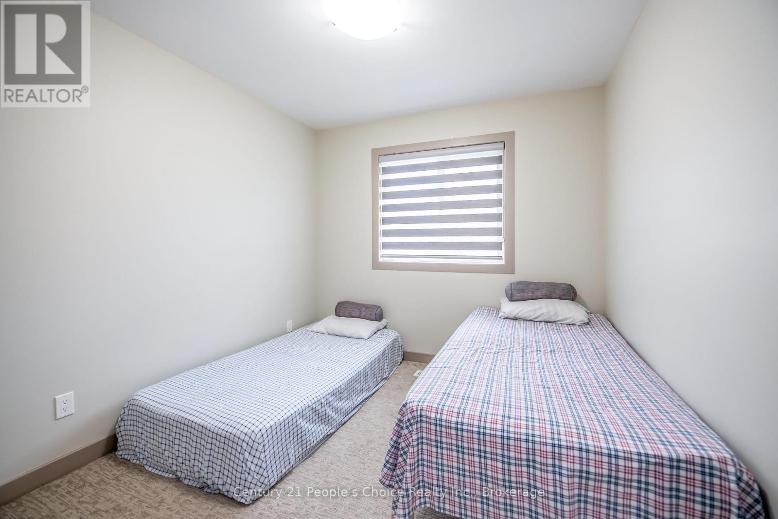 












54 ST GEORGE STREET

,
Welland (Broadway),




Ontario
L3C5N2

