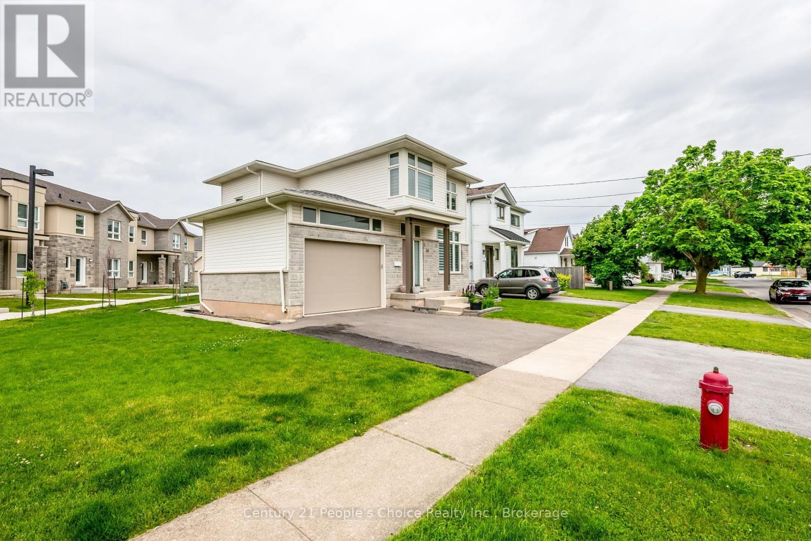 












54 ST GEORGE STREET

,
Welland (Broadway),




Ontario
L3C5N2

