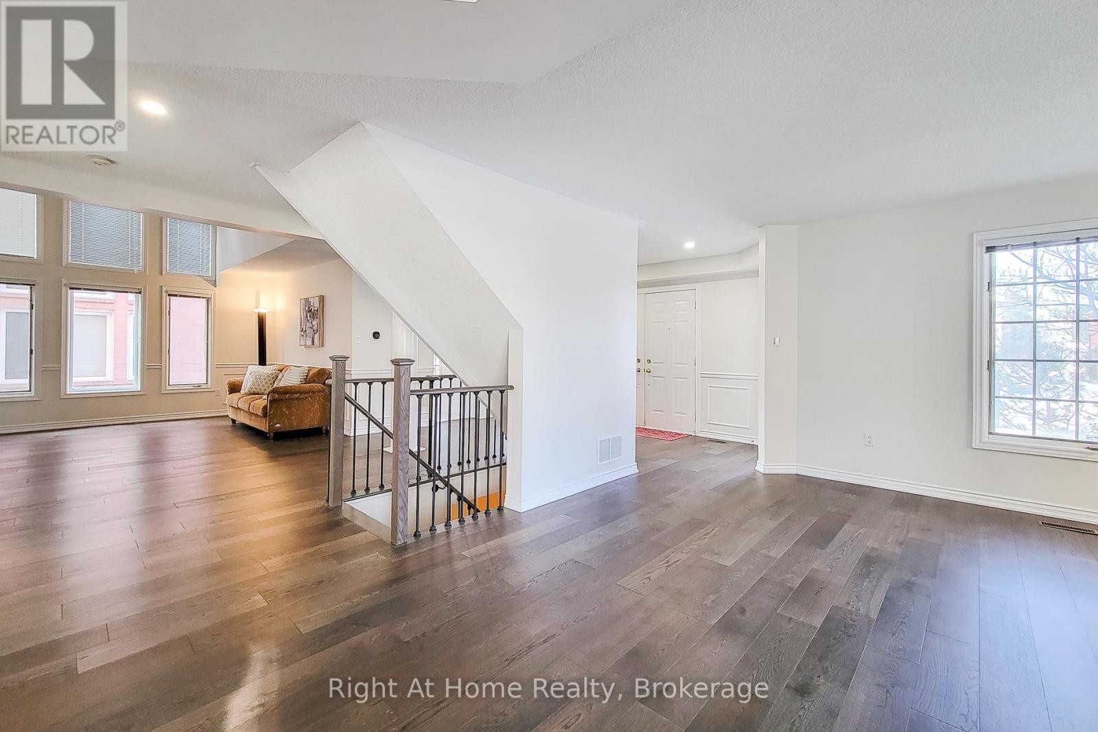 












85 MEADOWLANDS BOULEVARD

,
Hamilton (Meadowlands),




Ontario
L9K1H8

