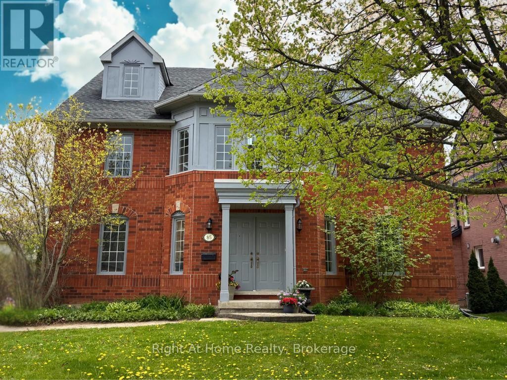 












85 MEADOWLANDS BOULEVARD

,
Hamilton (Meadowlands),




Ontario
L9K1H8

