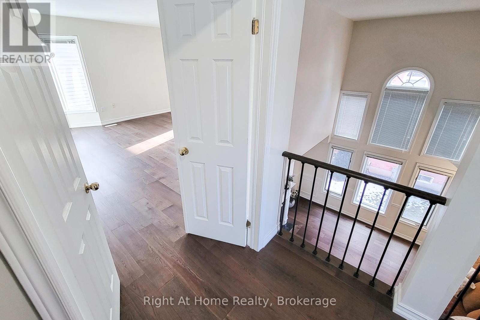 












85 MEADOWLANDS BOULEVARD

,
Hamilton (Meadowlands),




Ontario
L9K1H8

