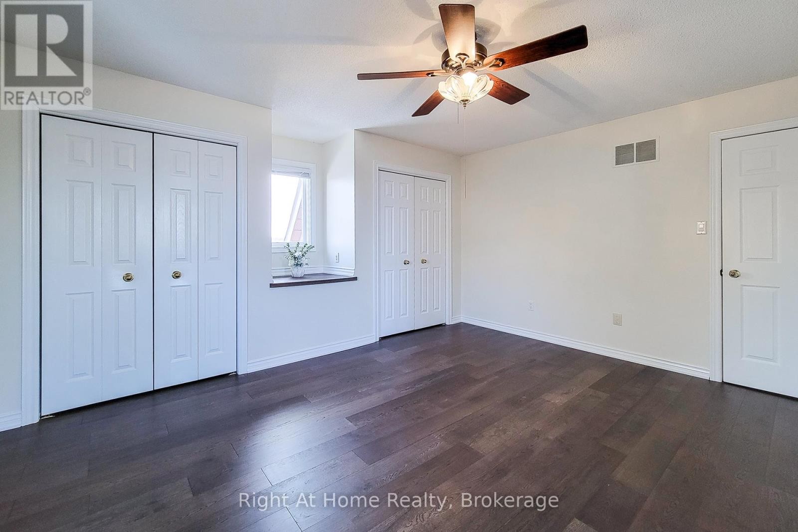 












85 MEADOWLANDS BOULEVARD

,
Hamilton (Meadowlands),




Ontario
L9K1H8

