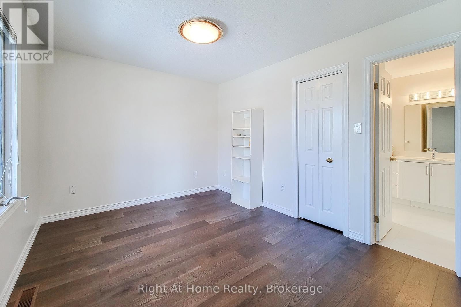 












85 MEADOWLANDS BOULEVARD

,
Hamilton (Meadowlands),




Ontario
L9K1H8

