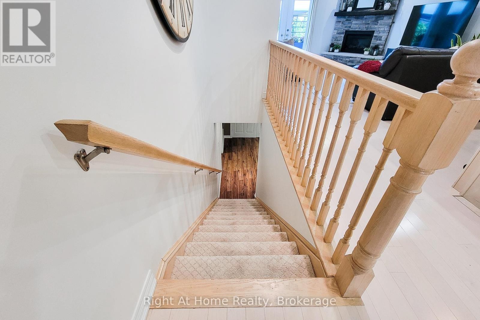 












7 LANDSCAPES TRAIL

,
Hamilton (Meadowlands),




Ontario
L9K0A1

