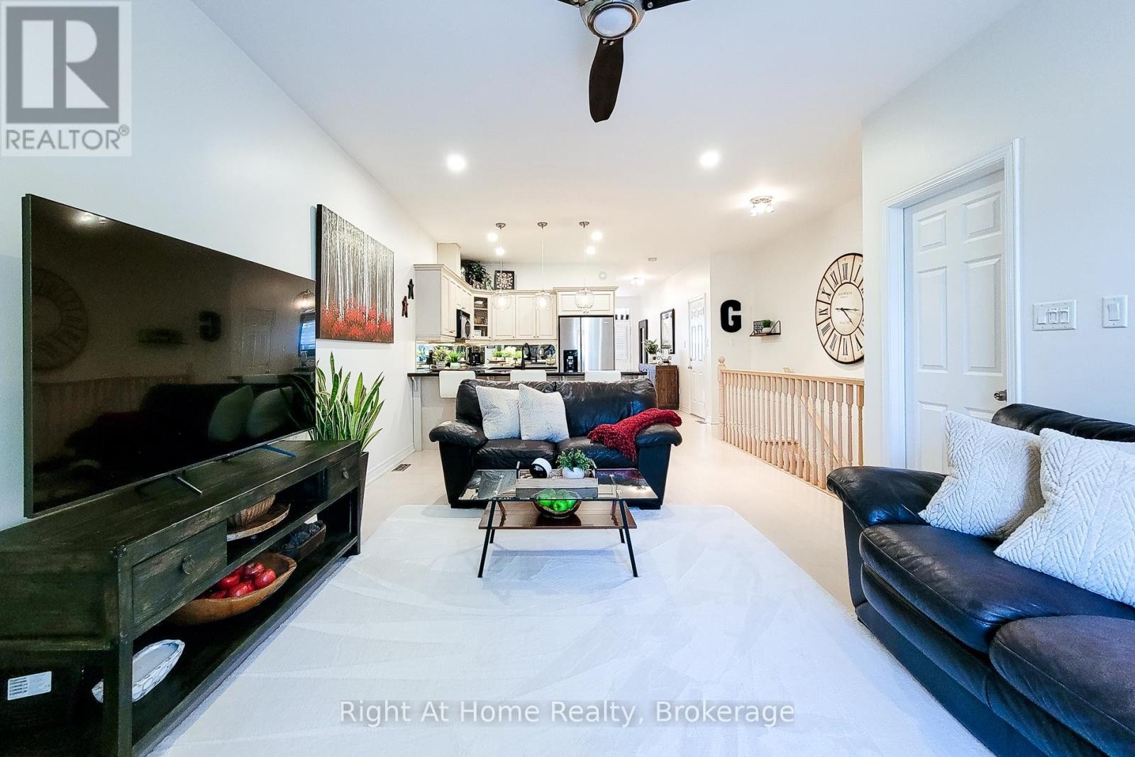 












7 LANDSCAPES TRAIL

,
Hamilton (Meadowlands),




Ontario
L9K0A1

