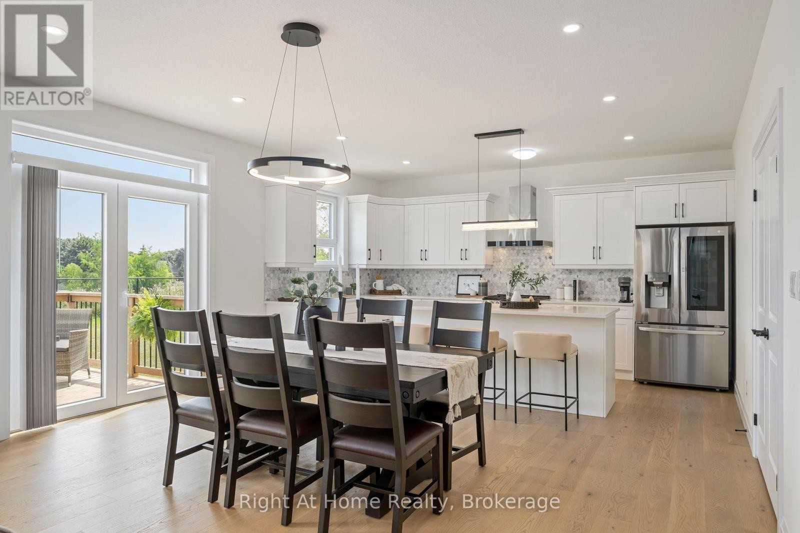 












2363 BAKERVILLA STREET

,
London South (South V),




Ontario
N6P0H4

