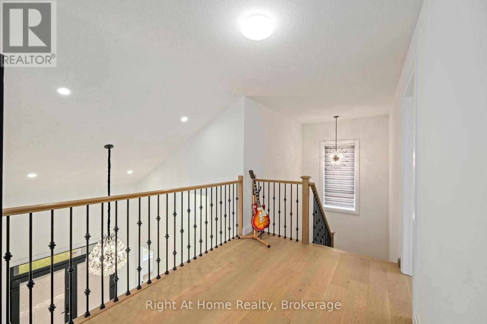 












2363 BAKERVILLA STREET

,
London South (South V),




Ontario
N6P0H4

