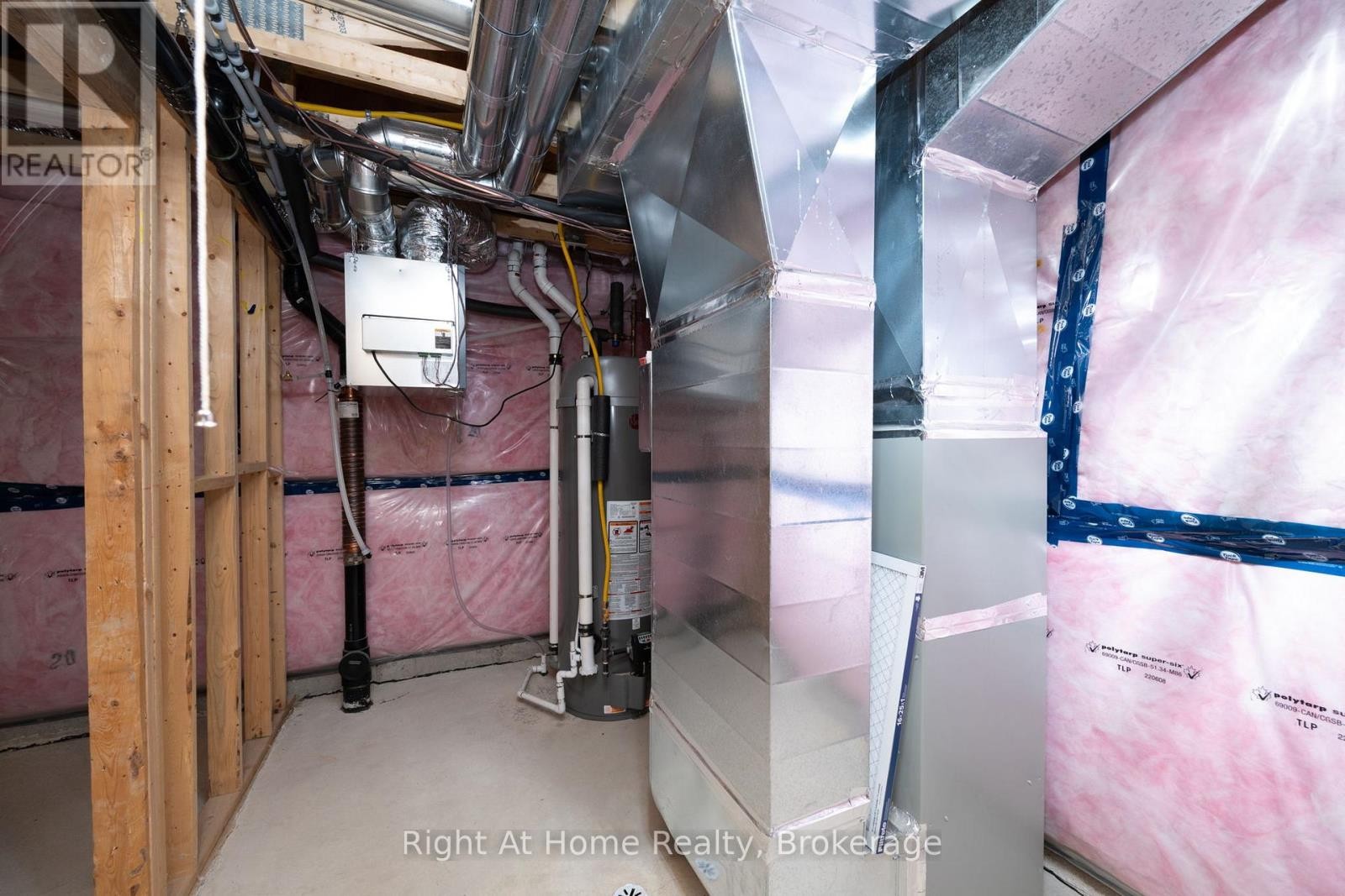 












2363 BAKERVILLA STREET

,
London South (South V),




Ontario
N6P0H4

