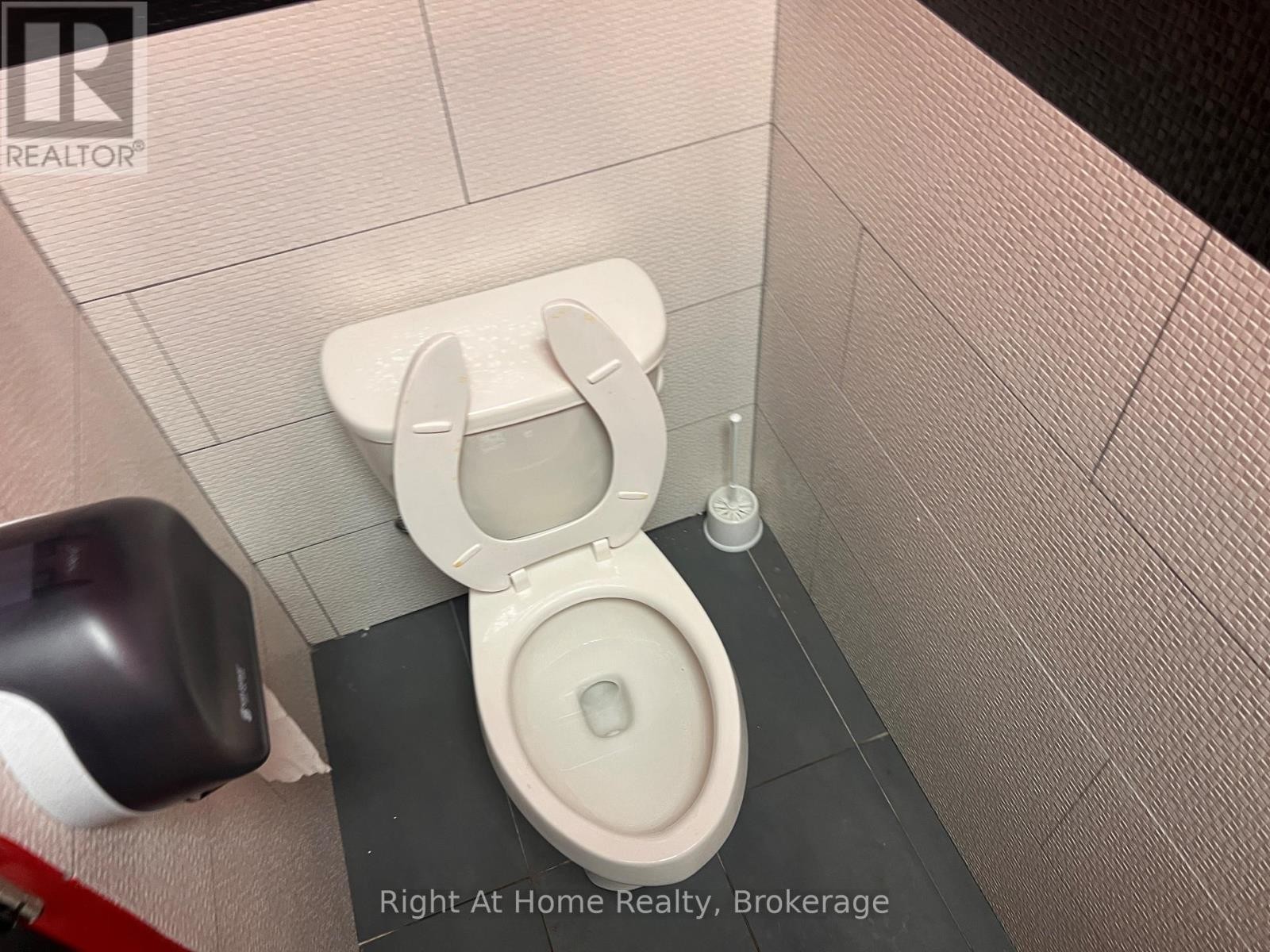 












102 C - 1040 GARNER ROAD W

,
Hamilton (Ancaster),




Ontario
L9G3K9

