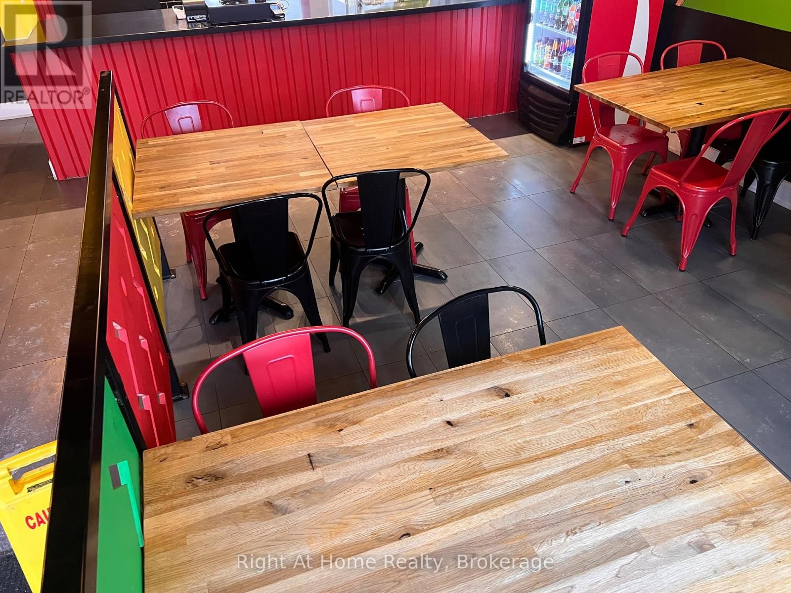 












102 C - 1040 GARNER ROAD W

,
Hamilton (Ancaster),




Ontario
L9G3K9

