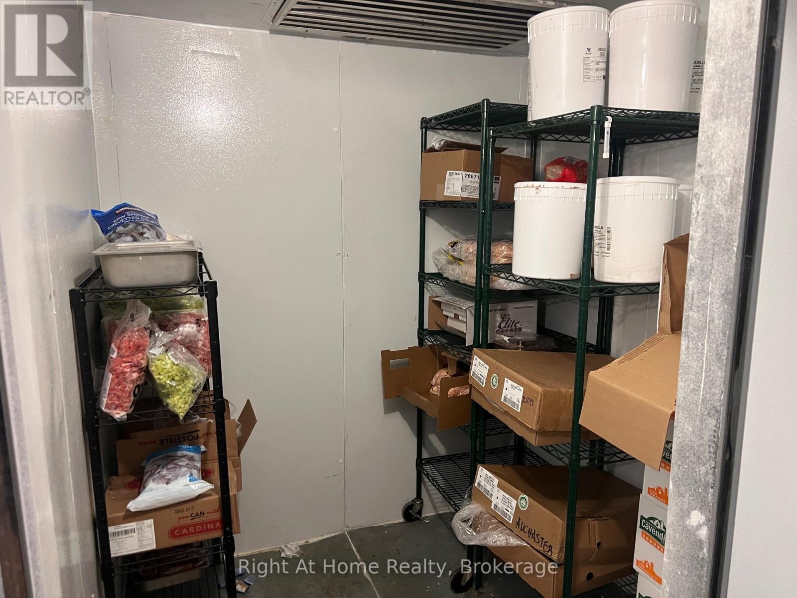 












102 C - 1040 GARNER ROAD W

,
Hamilton (Ancaster),




Ontario
L9G3K9

