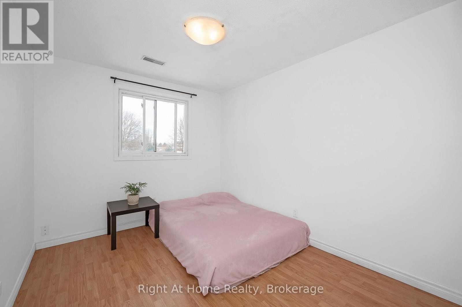 












35 - 65 GLAMIS ROAD

,
Cambridge,




Ontario
N1R6W4

