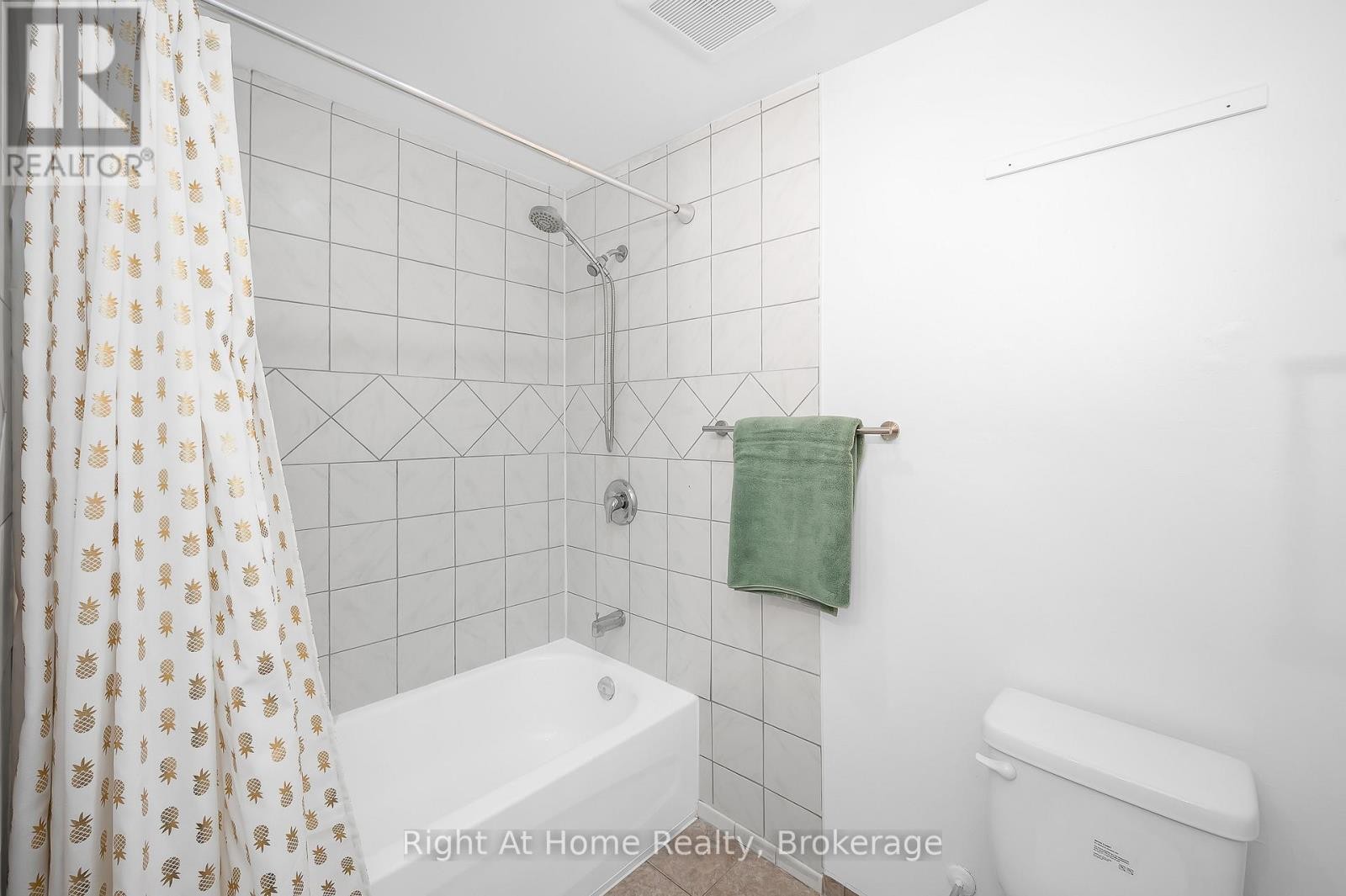 












35 - 65 GLAMIS ROAD

,
Cambridge,




Ontario
N1R6W4

