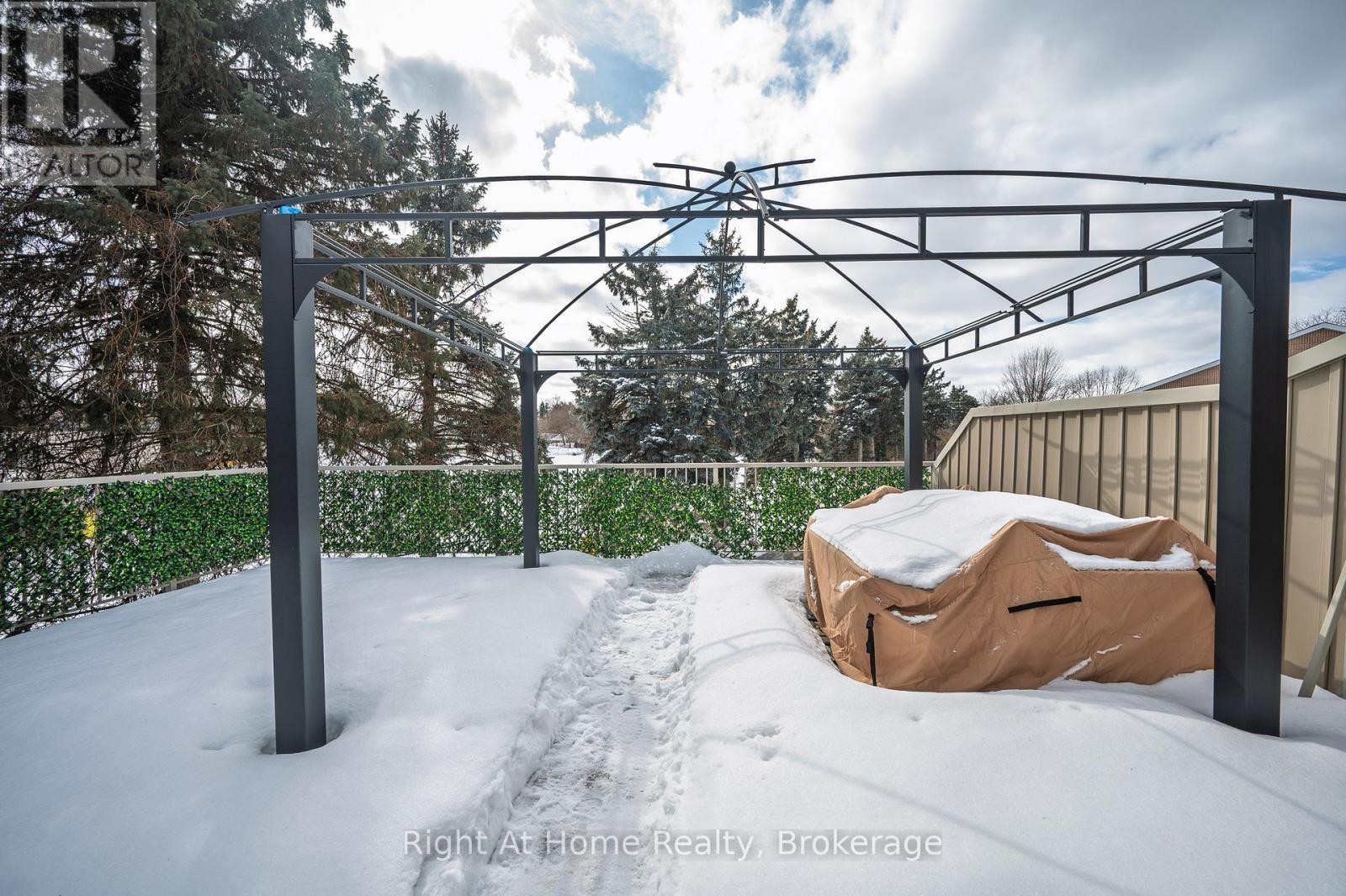 












35 - 65 GLAMIS ROAD

,
Cambridge,




Ontario
N1R6W4

