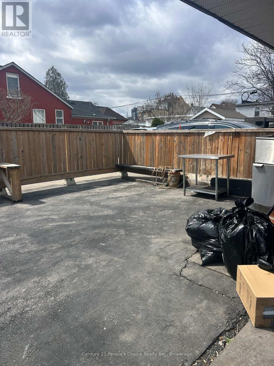 












362 BARTON STREET E

,
Hamilton (Landsdale),




Ontario
L8L2X9


