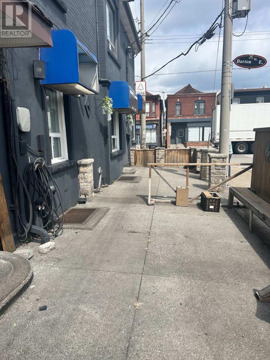 












362 BARTON STREET E

,
Hamilton (Landsdale),




Ontario
L8L2X9

