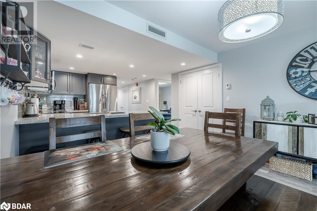 












80 HORSESHOE VALLEY Boulevard Unit# 302

,
Oro-Medonte,




Ontario
L4M4Y8

