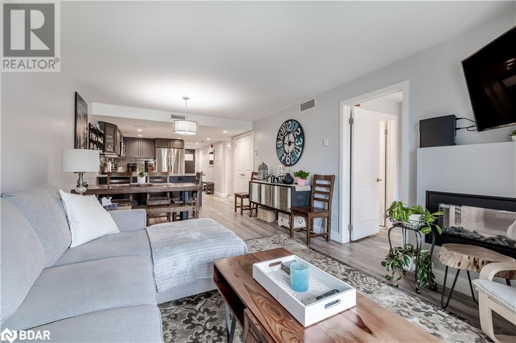 












80 HORSESHOE VALLEY Boulevard Unit# 302

,
Oro-Medonte,




Ontario
L4M4Y8

