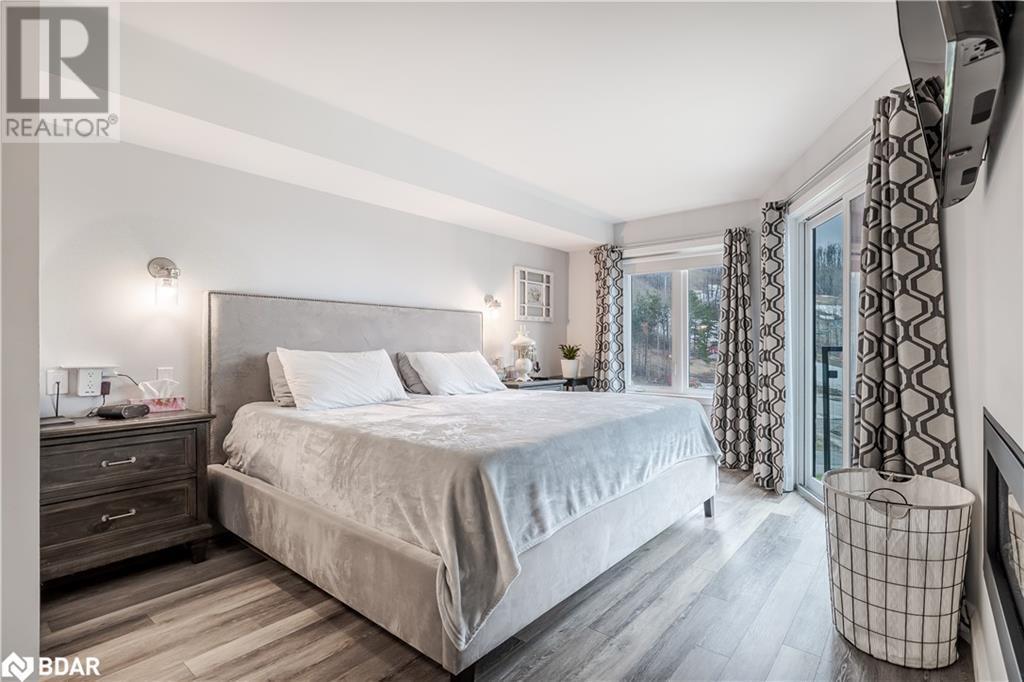 












80 HORSESHOE VALLEY Boulevard Unit# 302

,
Oro-Medonte,




Ontario
L4M4Y8

