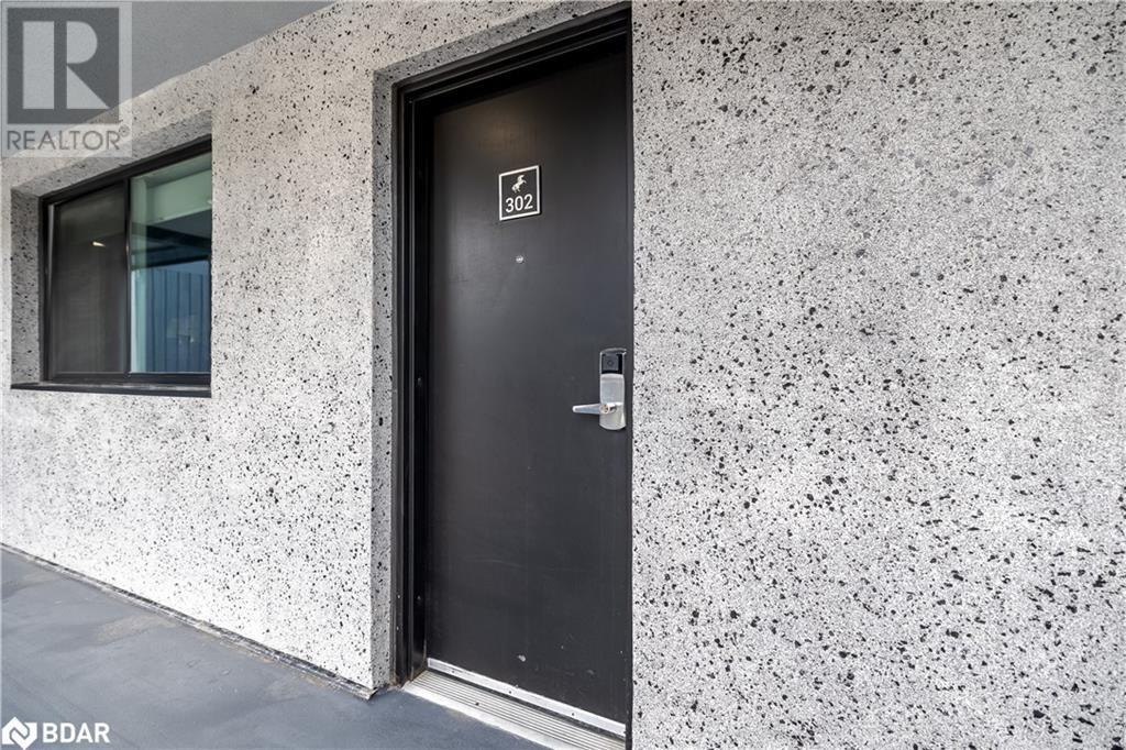












80 HORSESHOE VALLEY Boulevard Unit# 302

,
Oro-Medonte,




Ontario
L4M4Y8

